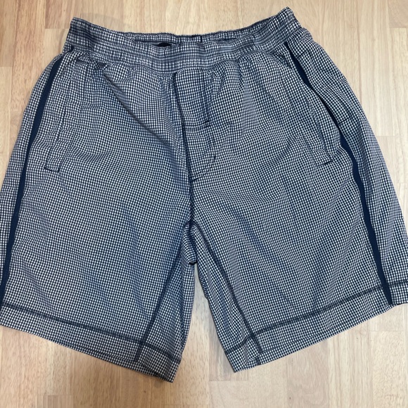 EUC lululemon pace breaker short size Large - Picture 2 of 7